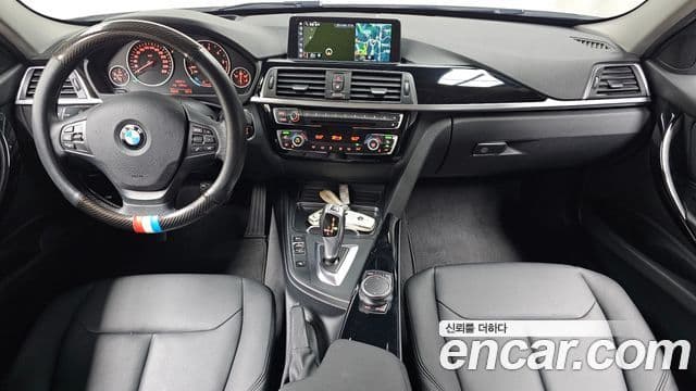BMW 3 Series 2018 — фото 7 из 20
