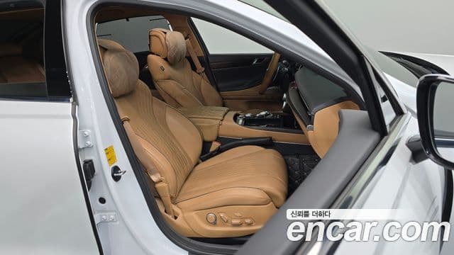 Genesis Electrified G80 2022 — фото 12 из 20
