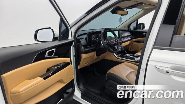 Kia Carnival 2022 — ფოტო 10/20