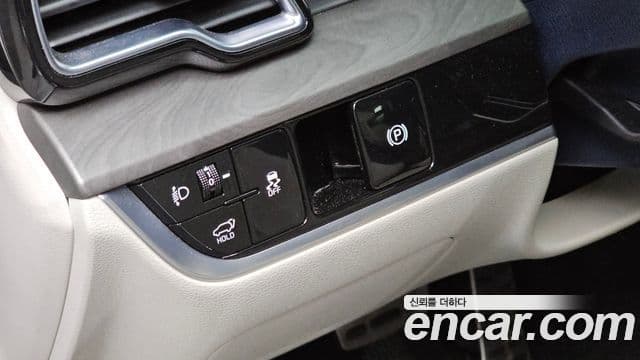 Kia Sportage 2022 — ფოტო 13/20