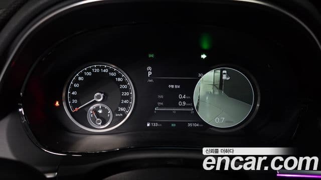 Genesis GV70 2021 — ფოტო 8/20