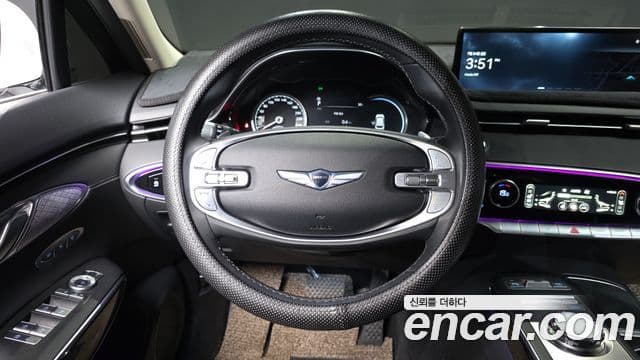 Genesis GV70 2021 — ფოტო 13/20