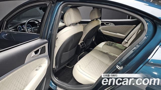 Genesis G70 2021 — ფოტო 12/20