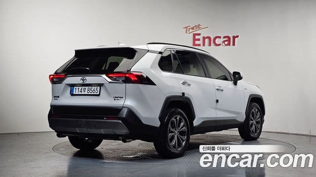 Toyota RAV4 2025 — ფოტო 1/20