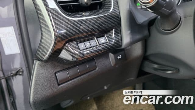 Lexus UX250h 2019 — ფოტო 17/20
