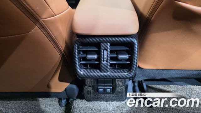 Lexus UX250h 2019 — ფოტო 19/20