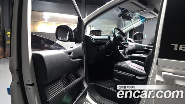 Hyundai Staria 2024 — фото 10 из 20