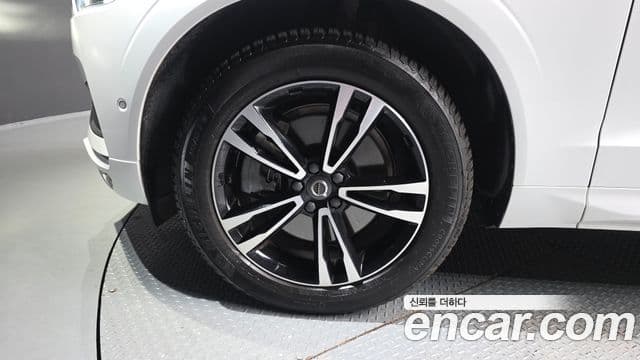 Volvo XC60 2018 — Şəkil 5/20
