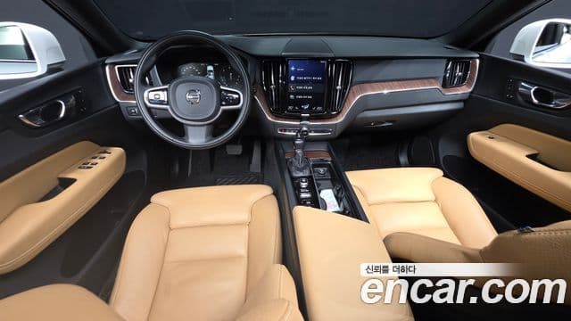 Volvo XC60 2018 — Şəkil 7/20