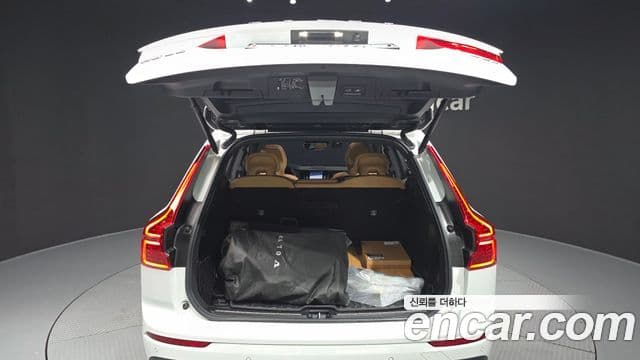 Volvo XC60 2018 — Şəkil 20/20