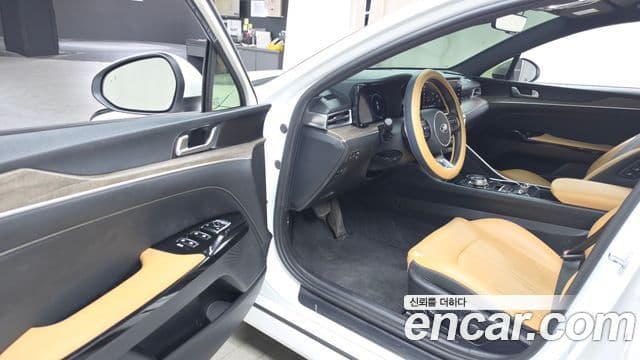 Kia K5 2021 — ფოტო 10/20