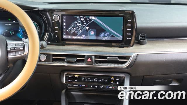Kia K5 2021 — ფოტო 14/20