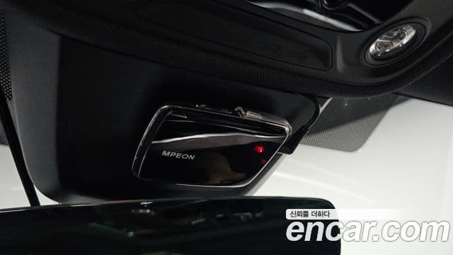 Audi A7 2022 — ფოტო 17/39
