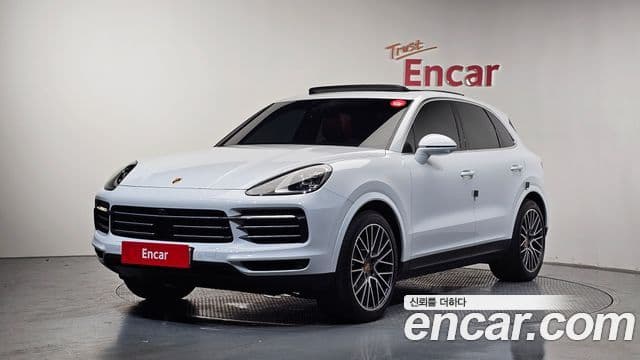Porsche Cayenne 2023 — ფოტო 1/20