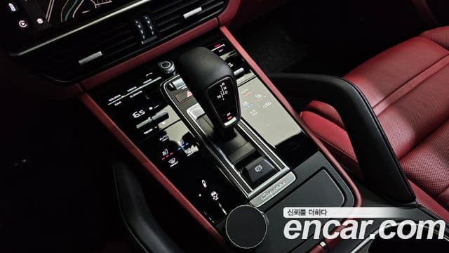 Porsche Cayenne 2023 — ფოტო 9/20