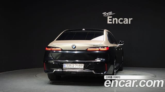 BMW 7 Series 2023 — ფოტო 4/20