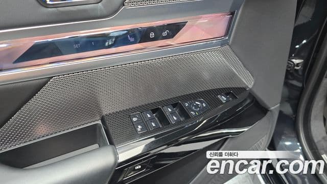 BMW 7 Series 2023 — ფოტო 13/20