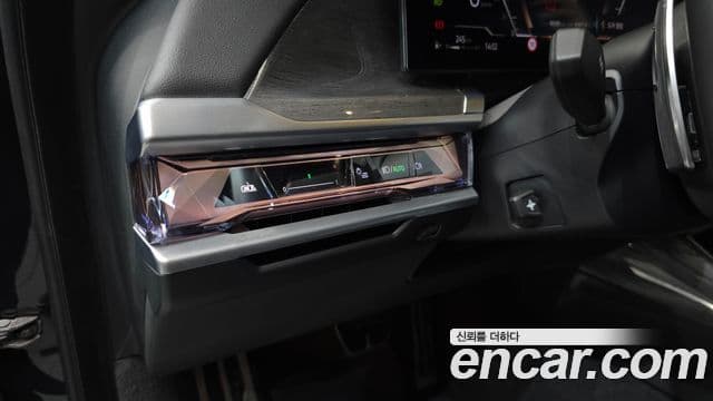 BMW 7 Series 2023 — ფოტო 14/20