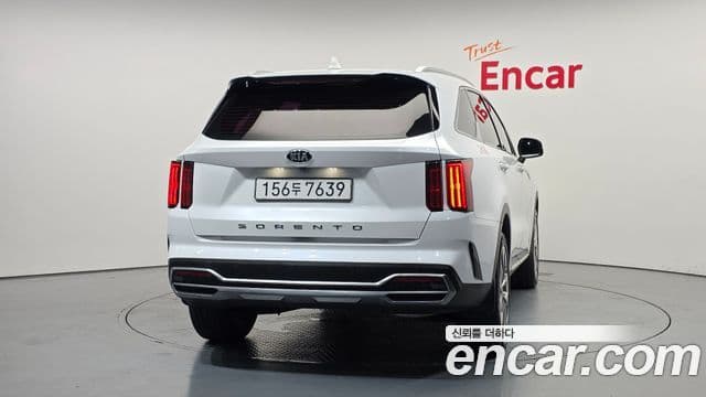 Kia Sorento 2021 — Фото 4/20