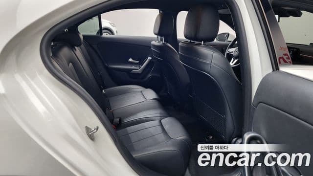 Mercedes-Benz A-Class 2021 — Şəkil 11/20