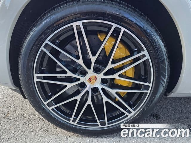 Porsche Cayenne 2025 — ფოტო 18/20