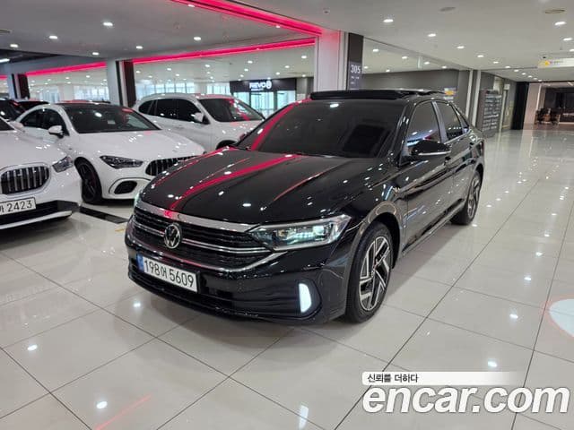 Volkswagen Jetta 2022 — Şəkil 10/19