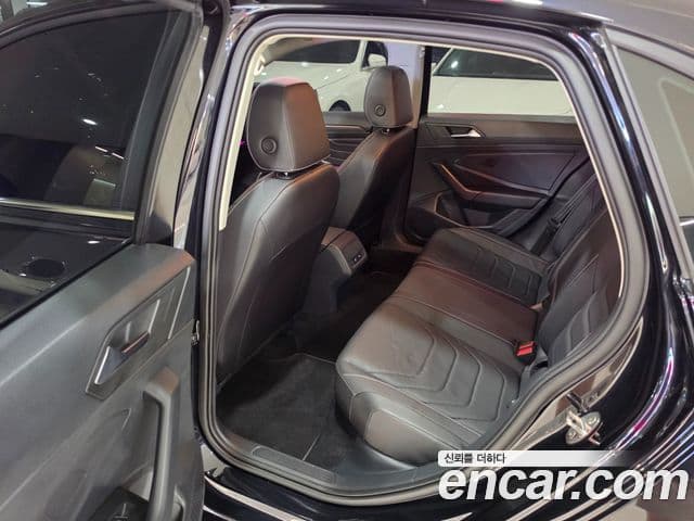 Volkswagen Jetta 2022 — Şəkil 11/19