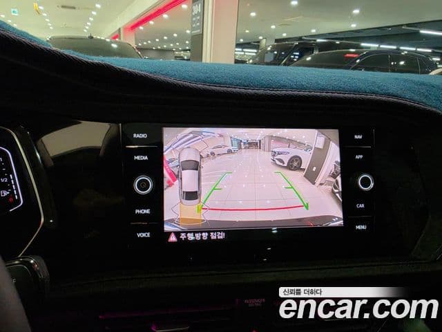 Volkswagen Jetta 2022 — Şəkil 16/19