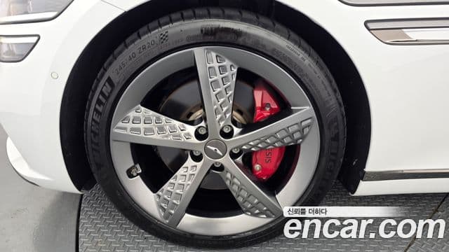 Genesis Electrified G80 2022 — ფოტო 5/20