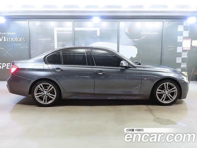 BMW 3 Series 2018 — ფოტო 2/20