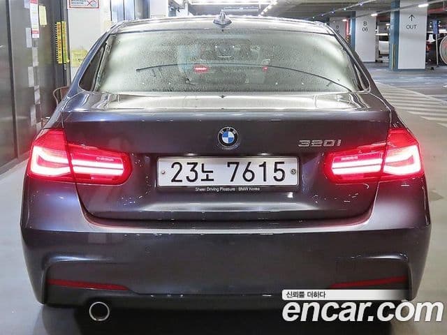 BMW 3 Series 2018 — ფოტო 4/20