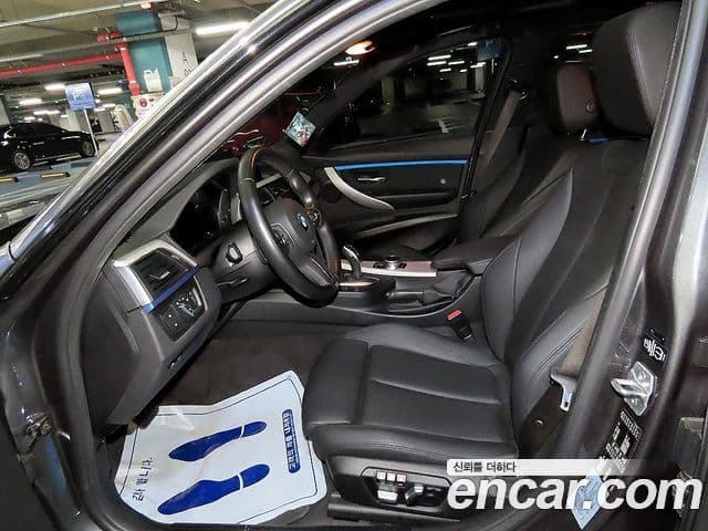 BMW 3 Series 2018 — ფოტო 5/20