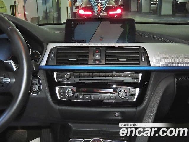 BMW 3 Series 2018 — ფოტო 10/20