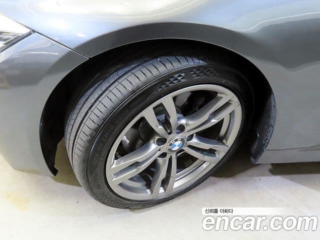 BMW 3 Series 2018 — ფოტო 19/20