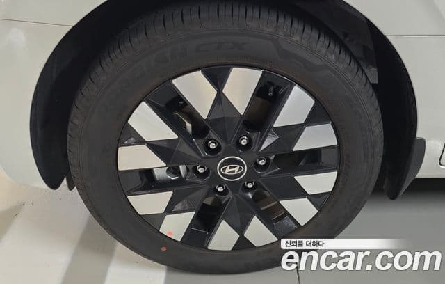 Hyundai Staria 2025 — фото 4 из 10