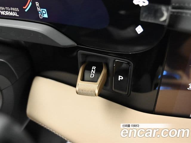Porsche Taycan 2025 — Photo 8/20