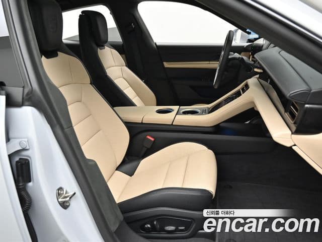Porsche Taycan 2025 — Photo 11/20