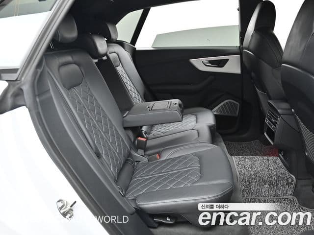 Audi Q7 2025 — фото 12 из 20