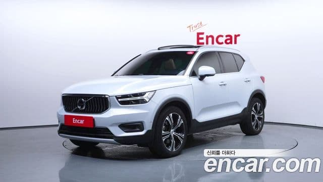 Volvo XC40 2019 — ფოტო 1/20