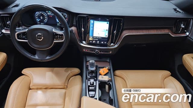 Volvo S60 2021 — Şəkil 7/20