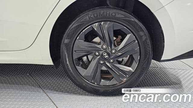 Hyundai The New Avante Hybrid 2020 — Photo 1/35
