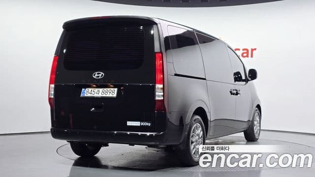 Hyundai Staria 2025 — Фото 1/20