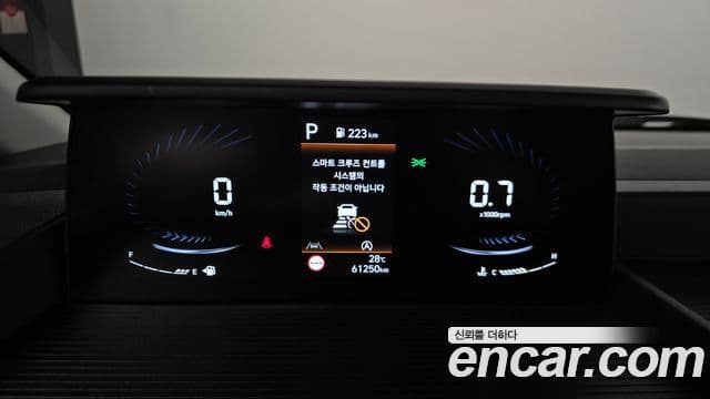 Hyundai Staria 2025 — Фото 6/20
