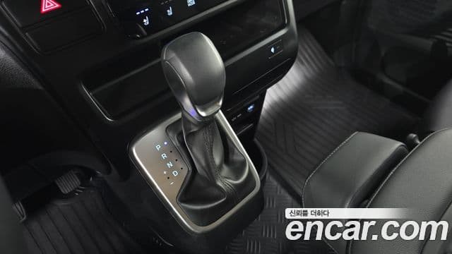 Hyundai Staria 2025 — Фото 7/20