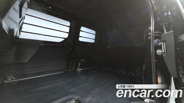Hyundai Staria 2025 — Фото 10/20
