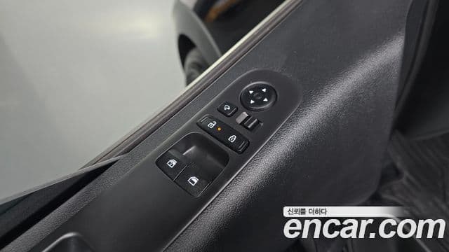 Hyundai Staria 2025 — Фото 14/20