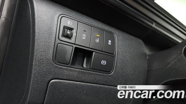 Hyundai Staria 2025 — Фото 15/20