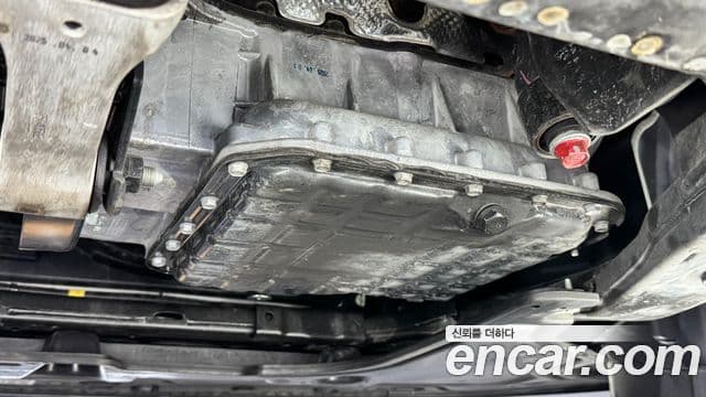Hyundai Staria 2025 — Photo 8/39