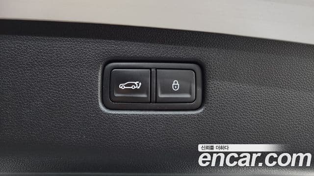 Genesis GV70 2022 — ფოტო 16/20