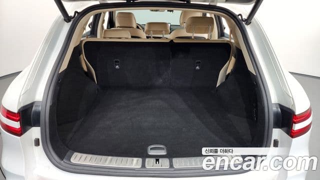 Genesis GV70 2022 — ფოტო 17/20